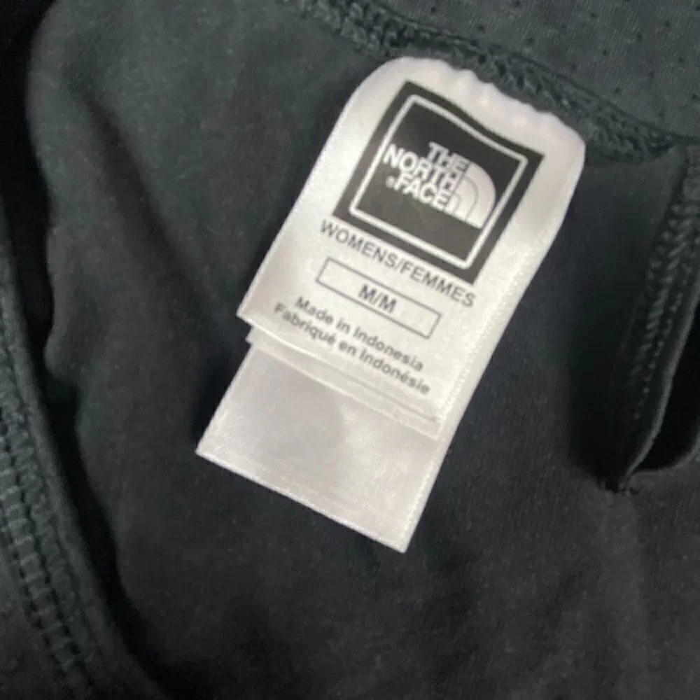 The North Face black short-sleeve shirt, M - Picture 3 of 9